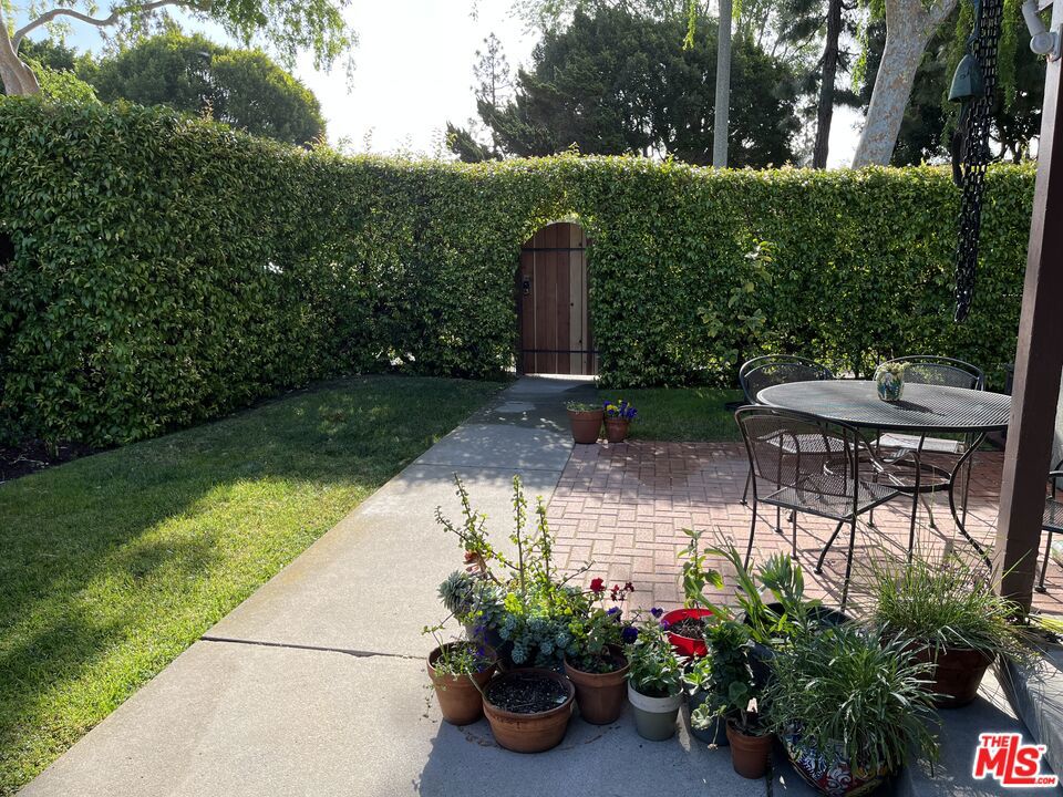 10739 Jefferson Boulevard