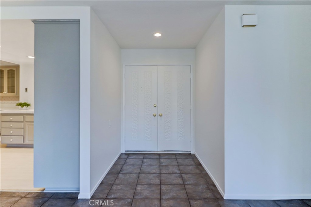 2395 Via Mariposa W 3A