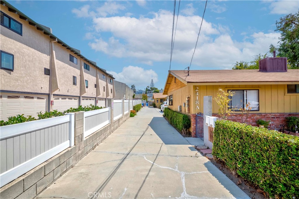 2418 Clark Lane