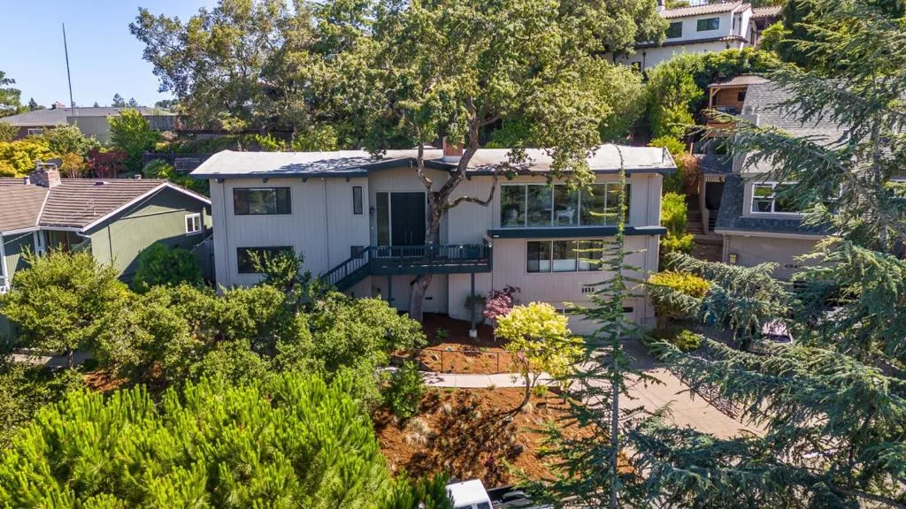 San Carlos, California 94070, United States, 4 Bedrooms Bedrooms, ,4 BathroomsBathrooms,Residential,Active,177553