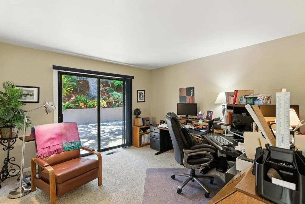 San Carlos, California 94070, United States, 4 Bedrooms Bedrooms, ,4 BathroomsBathrooms,Residential,Active,177553