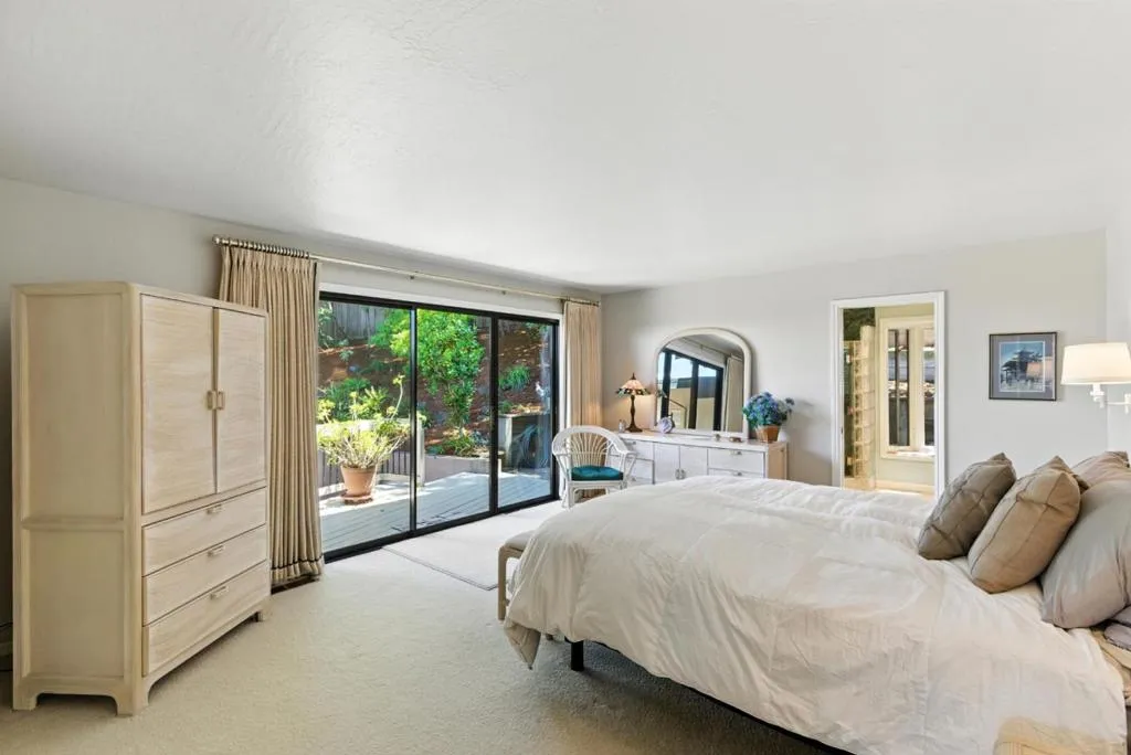 San Carlos, California 94070, United States, 4 Bedrooms Bedrooms, ,4 BathroomsBathrooms,Residential,Active,177553