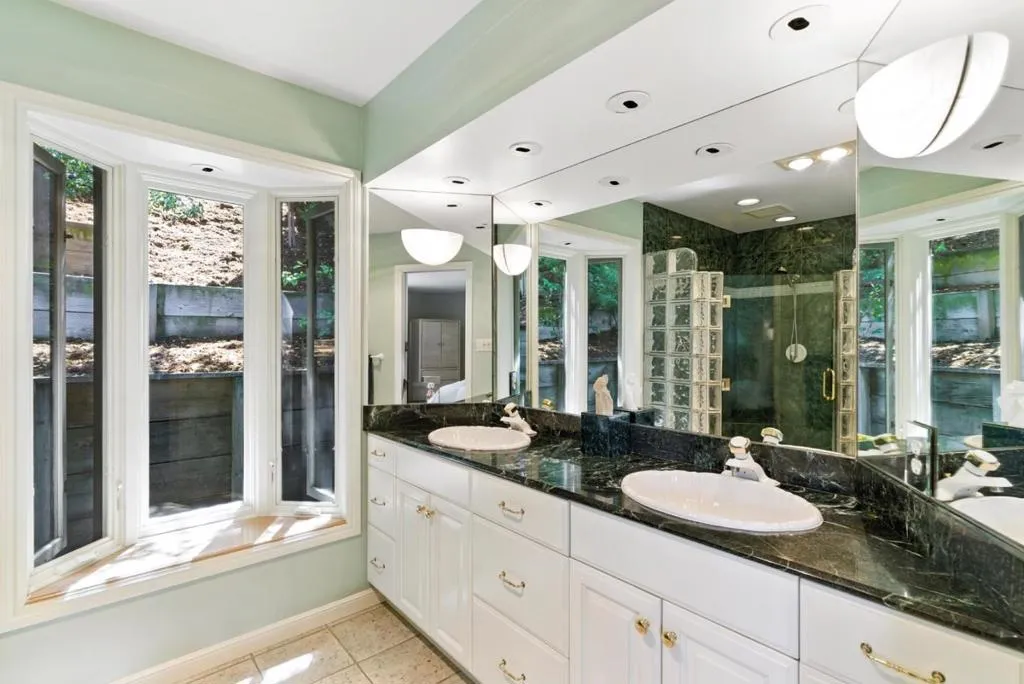 San Carlos, California 94070, United States, 4 Bedrooms Bedrooms, ,4 BathroomsBathrooms,Residential,Active,177553