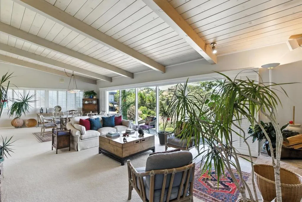 San Carlos, California 94070, United States, 4 Bedrooms Bedrooms, ,4 BathroomsBathrooms,Residential,Active,177553