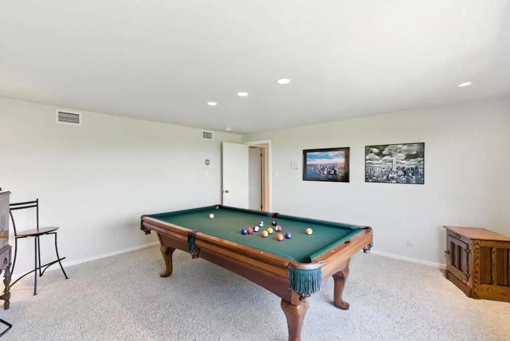 San Carlos, California 94070, United States, 4 Bedrooms Bedrooms, ,4 BathroomsBathrooms,Residential,Active,177553