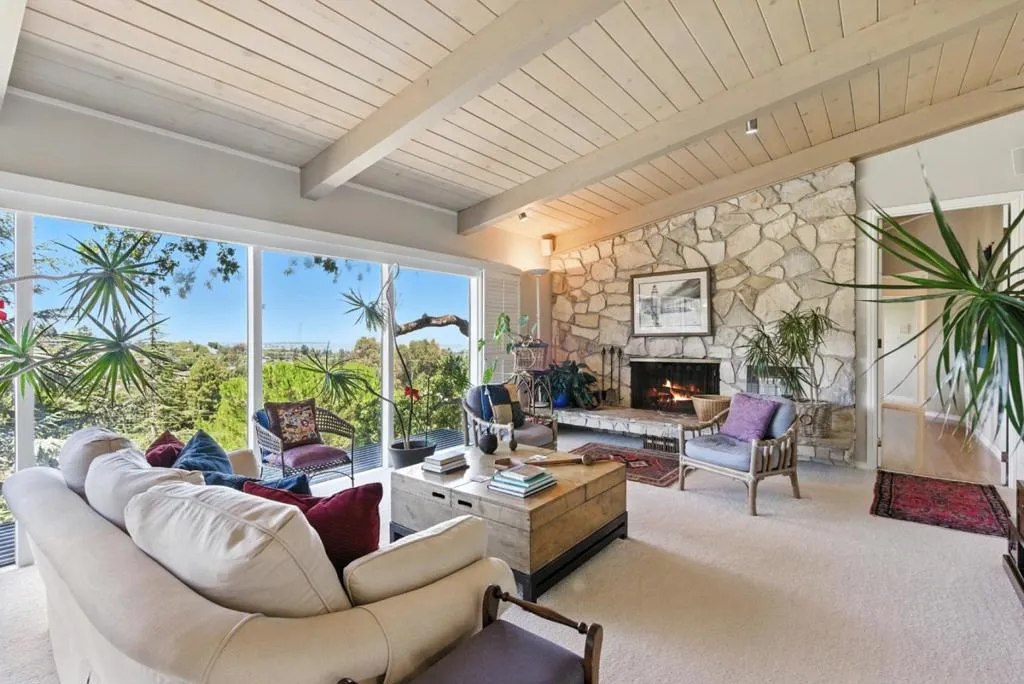 San Carlos, California 94070, United States, 4 Bedrooms Bedrooms, ,4 BathroomsBathrooms,Residential,Active,177553