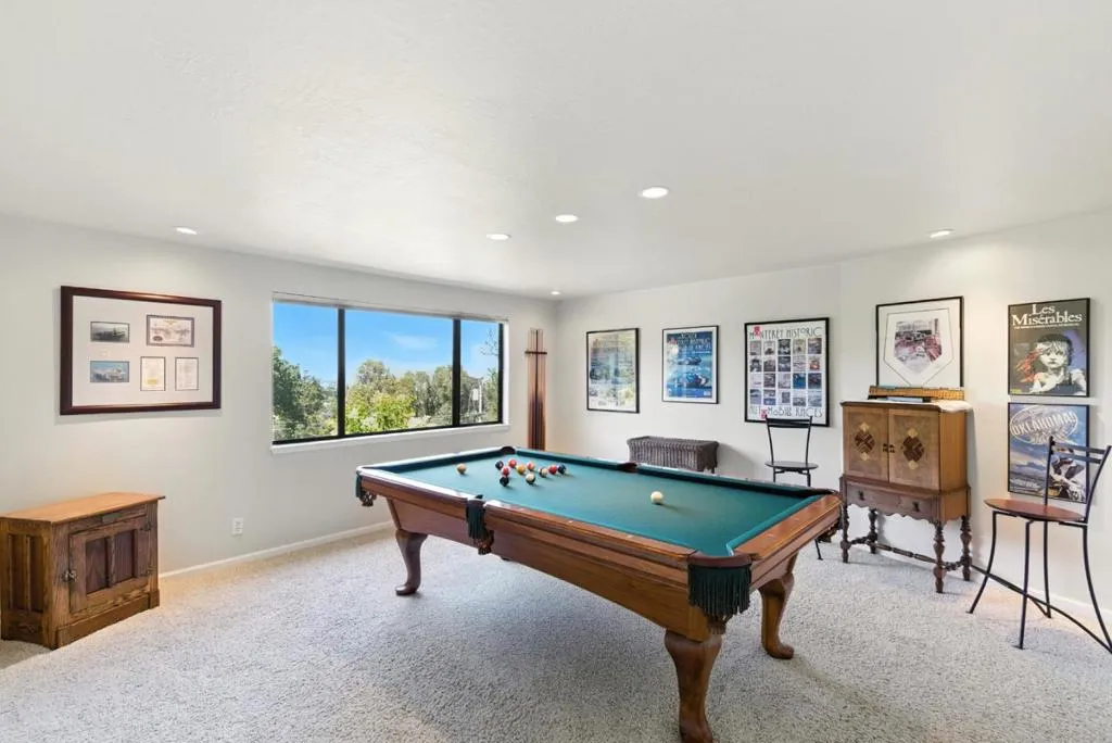 San Carlos, California 94070, United States, 4 Bedrooms Bedrooms, ,4 BathroomsBathrooms,Residential,Active,177553