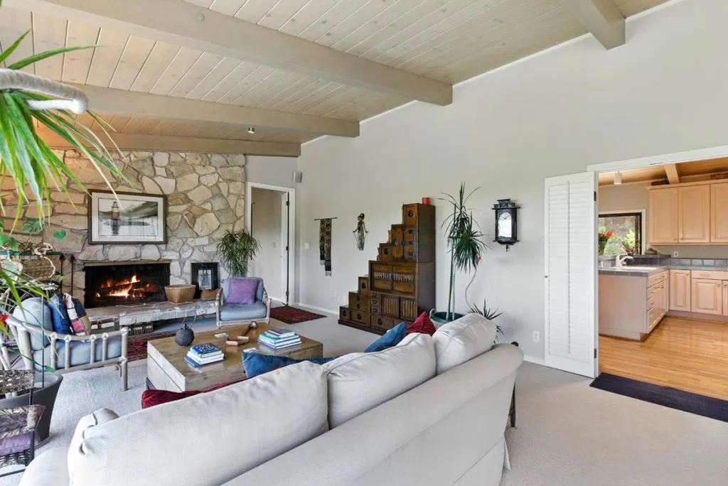 San Carlos, California 94070, United States, 4 Bedrooms Bedrooms, ,4 BathroomsBathrooms,Residential,Active,177553