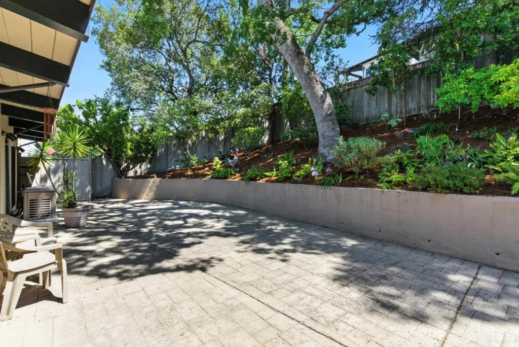 San Carlos, California 94070, United States, 4 Bedrooms Bedrooms, ,4 BathroomsBathrooms,Residential,Active,177553