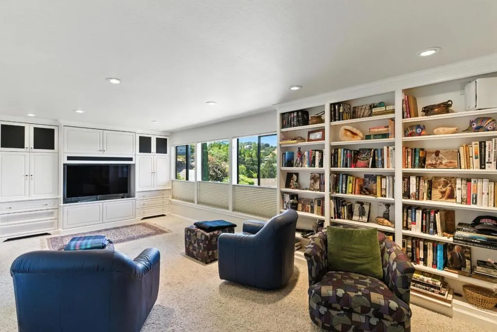 San Carlos, California 94070, United States, 4 Bedrooms Bedrooms, ,4 BathroomsBathrooms,Residential,Active,177553