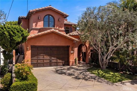 Photo of 2516 Walnut Avenue, Manhattan Beach, CA 90266 (MLS # SB26085937)