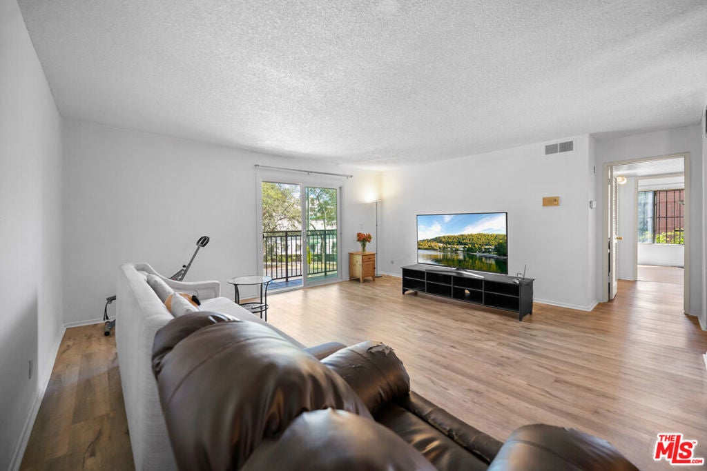 525 La Fayette Park Place 115