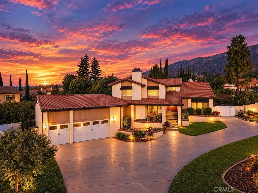 2429 Cliff Road