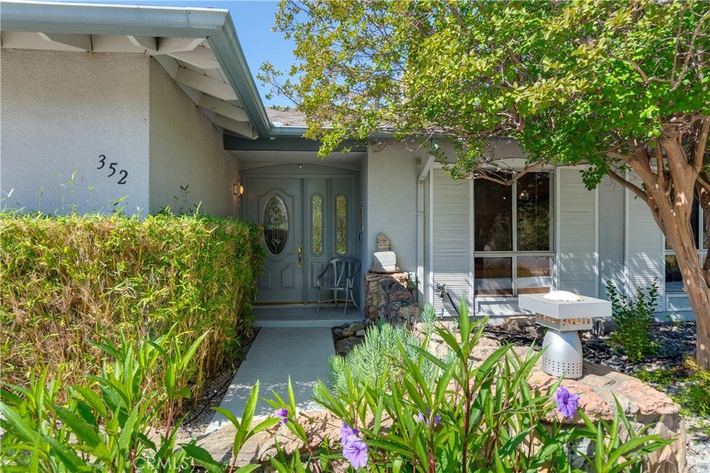 352 Campbell Avenue