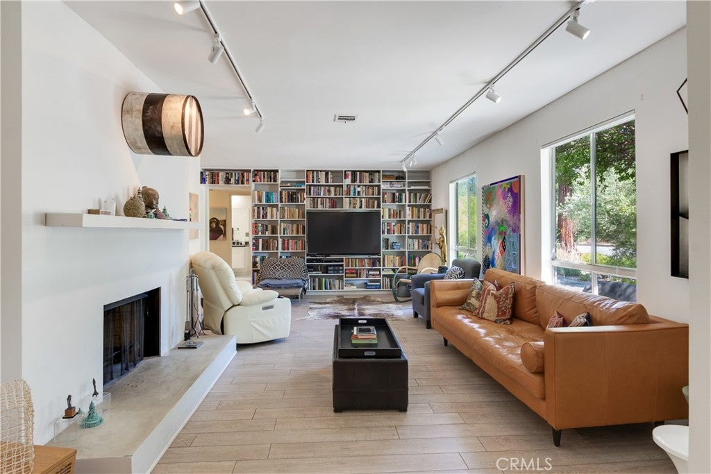 352 Campbell Avenue