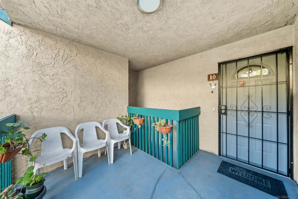 3435 Capalina Rd 10