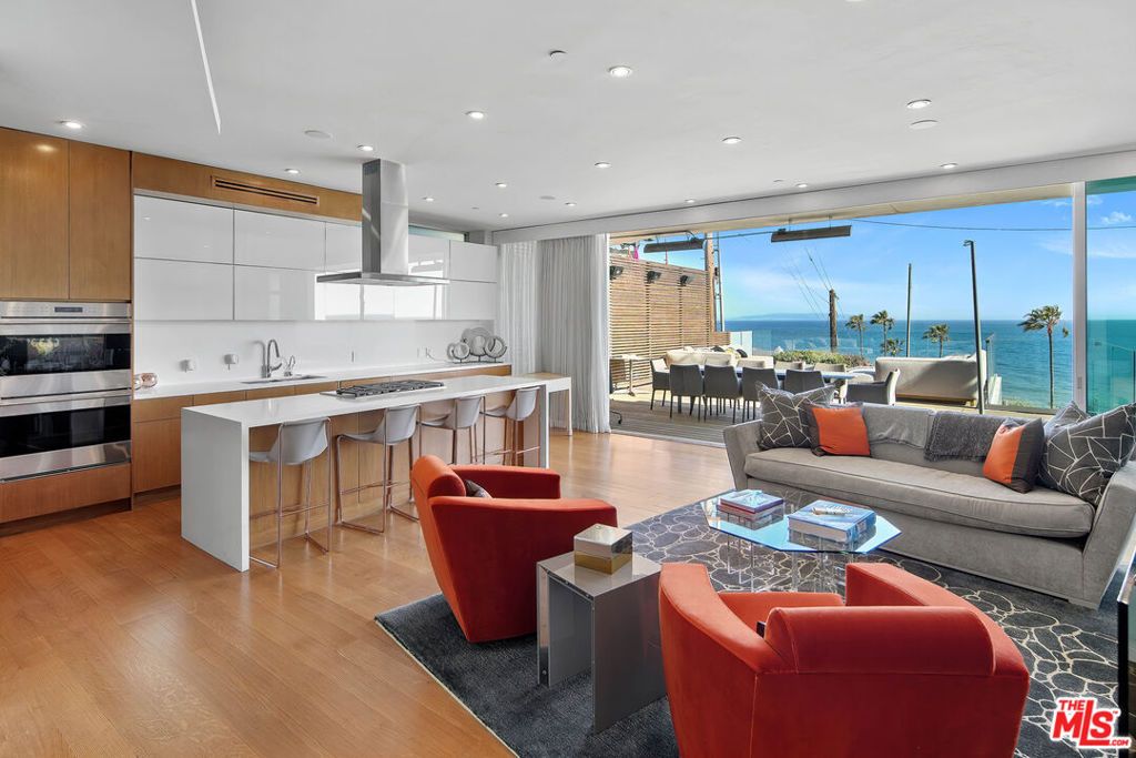 Photo of 17405 Castellammare Drive, Pacific Palisades, CA 90272 (MLS # 25593047)