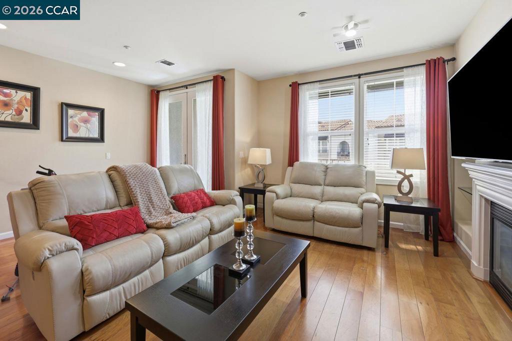 3290 Maguire Way 404