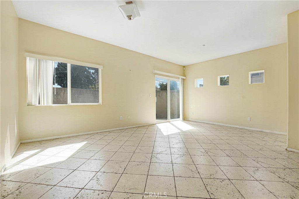 9315 Burnet Ave 117