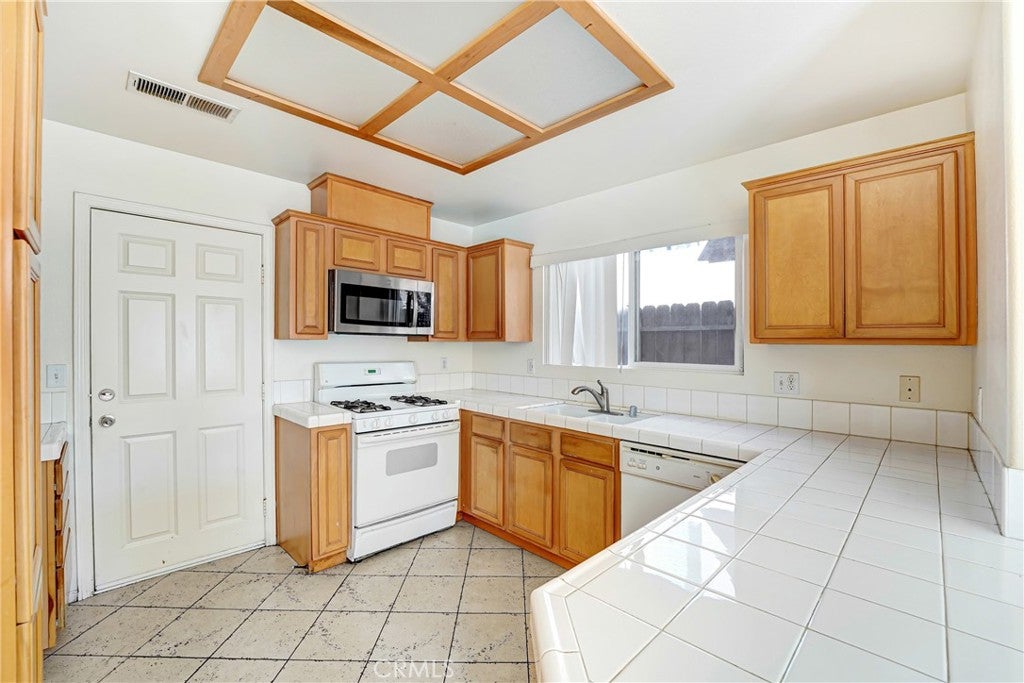 9315 Burnet Ave 117