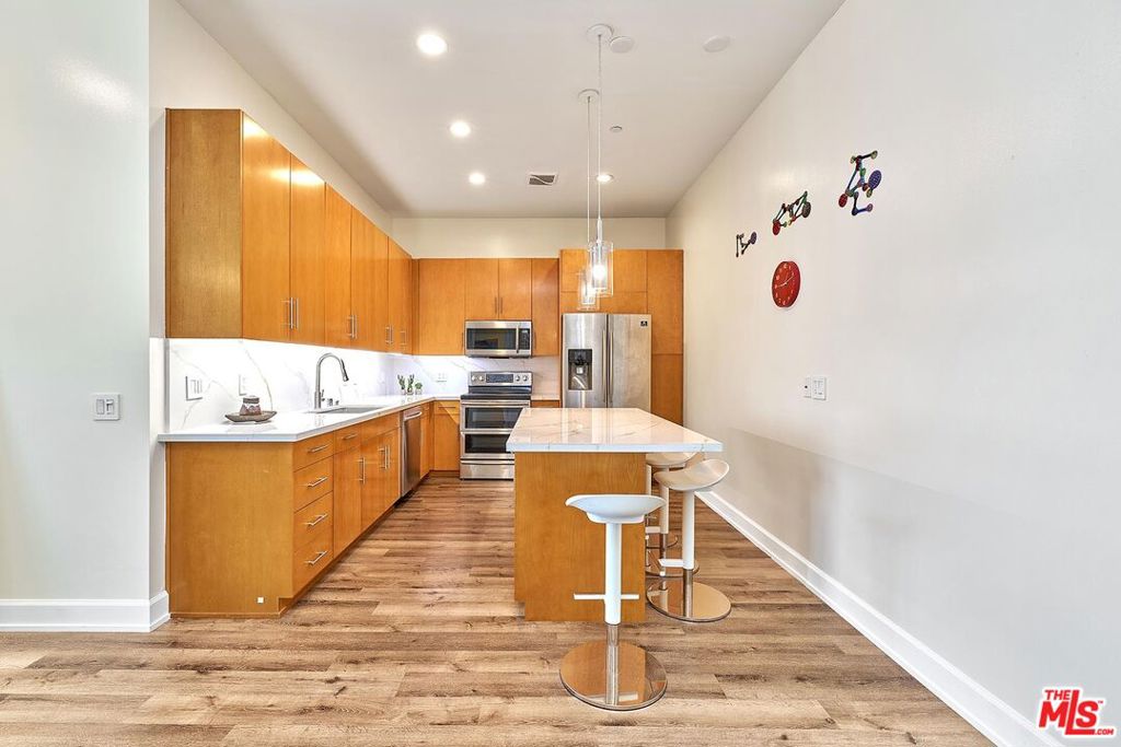 3223 W 6th Street 1005