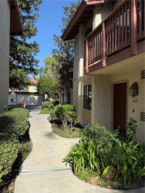 Photo of 5720 Owensmouth #152, Woodland Hills, CA 91367 (MLS # SR26024135)
