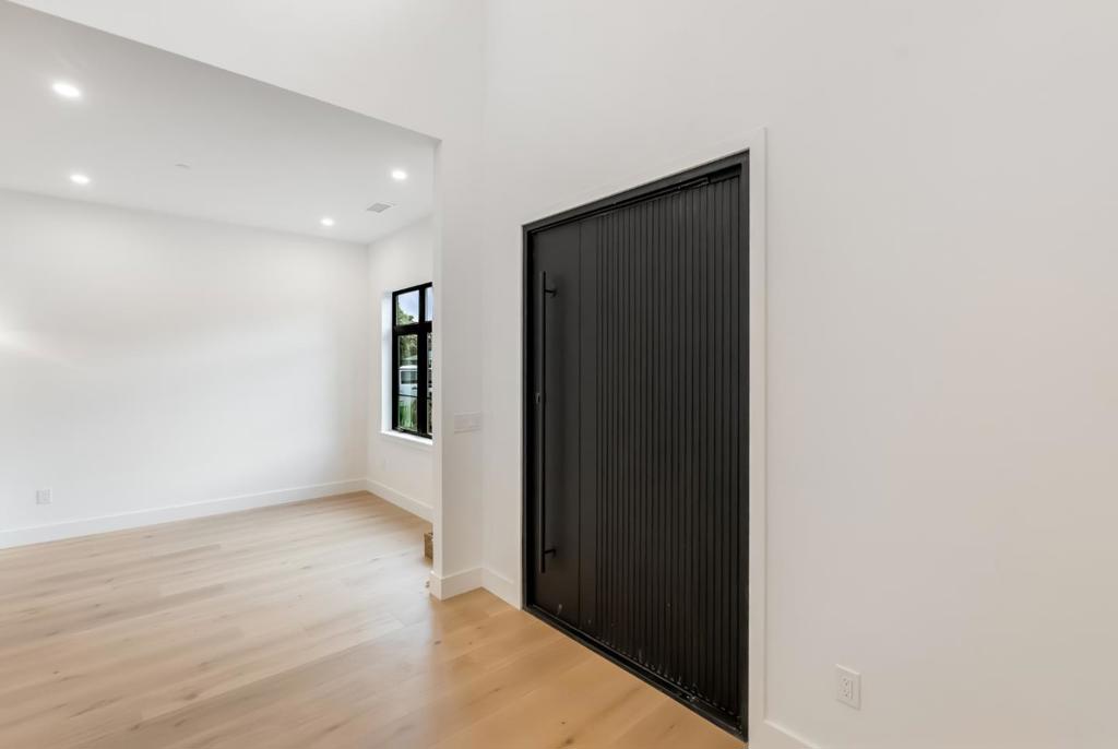 416 Ardis Avenue