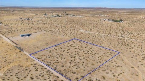 Photo of 195 E 195th Street, Lancaster, CA 93535 (MLS # SW26135205)