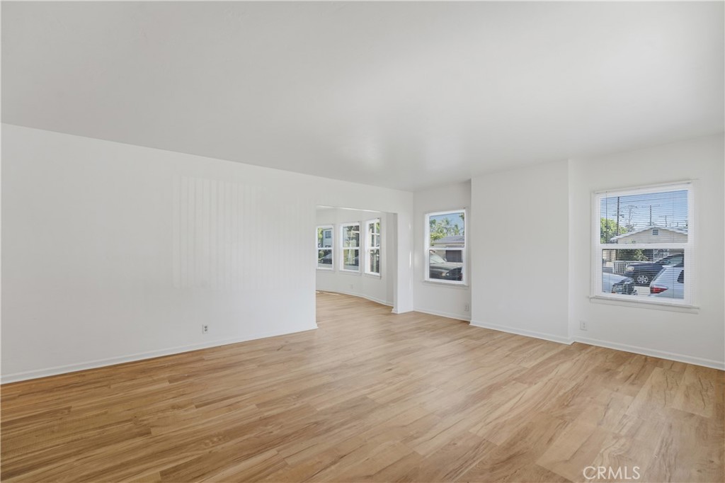 800 N Clementine Street