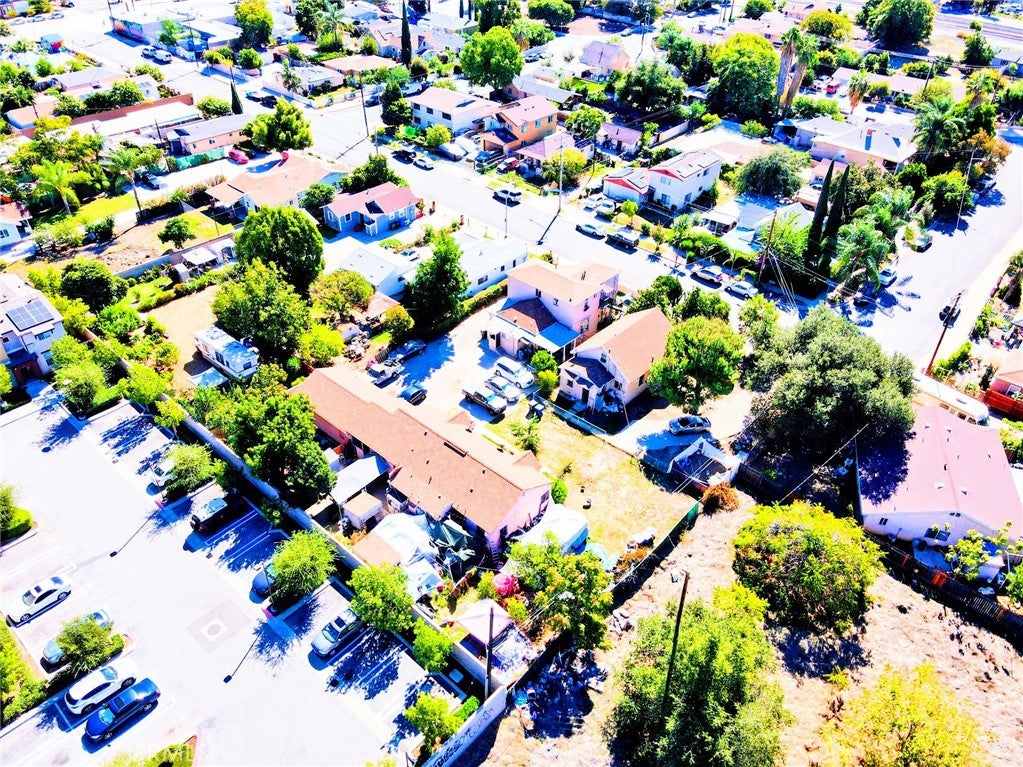 897 W Monterey