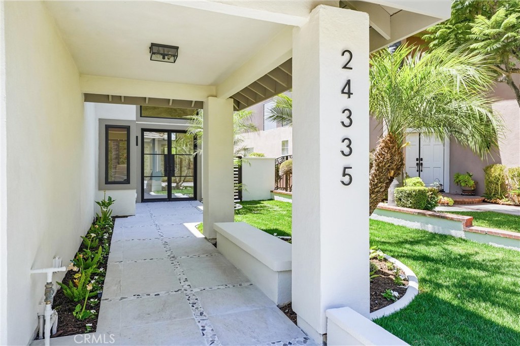 24335 Rue De Gauguin