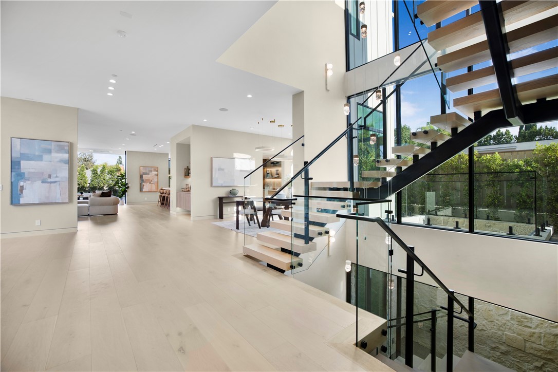5170 Amestoy Ave.