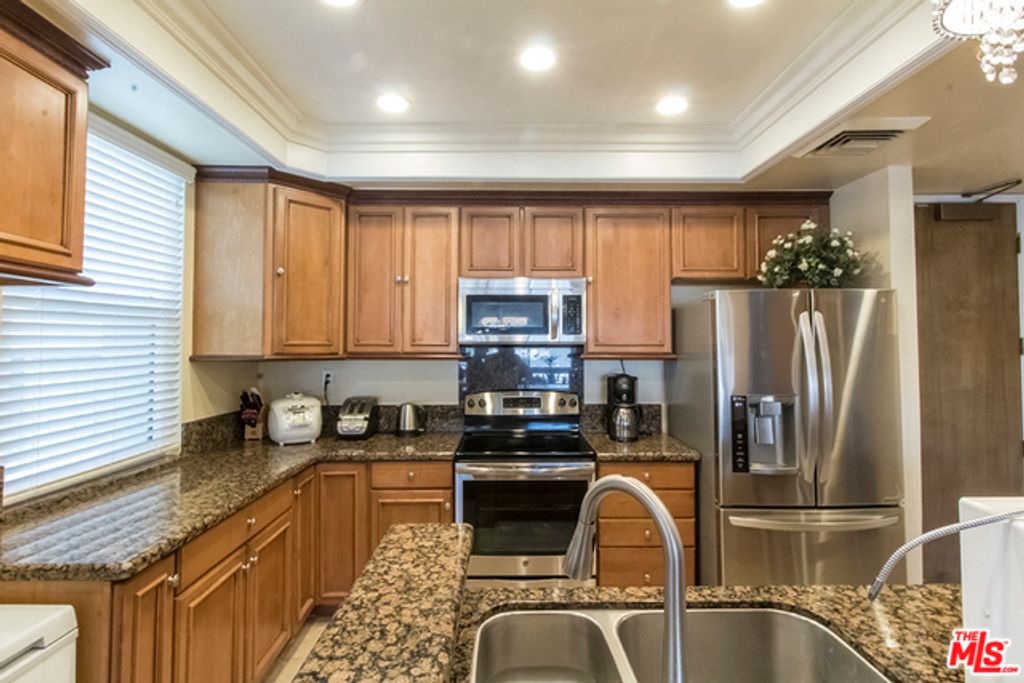 listing image 130728340686321373967