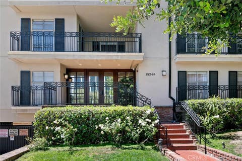 Photo of 15248 Dickens Street #102, Sherman Oaks, CA 91403 (MLS # SR26132850)