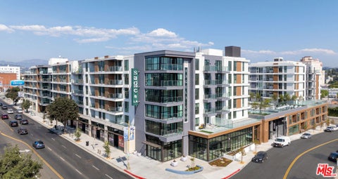 Photo of 200 N Vermont Avenue #671, Los Angeles, CA 90004 (MLS # 26992423)