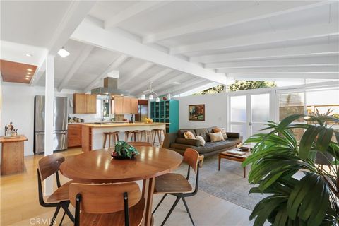 3012 Roxanne Avenue Long Beach CA 90808