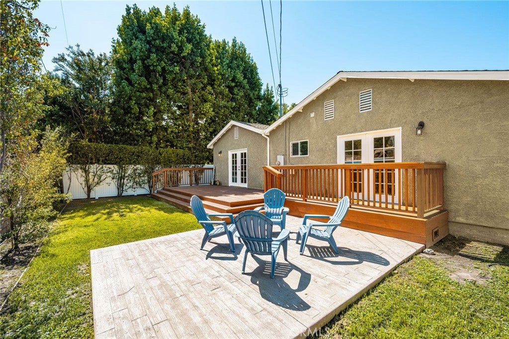 2152 N Greenbrier Road