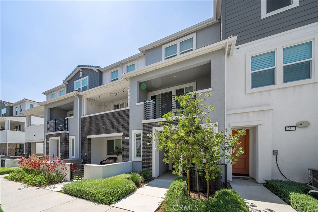 236 lockhart Way