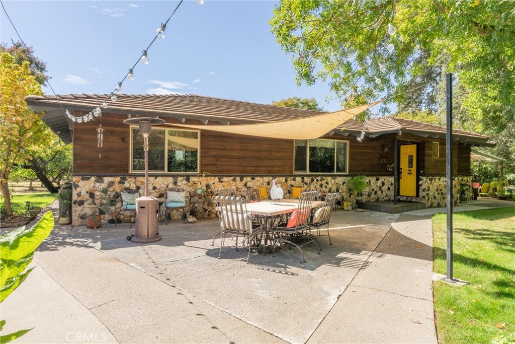 2164 Oak Way