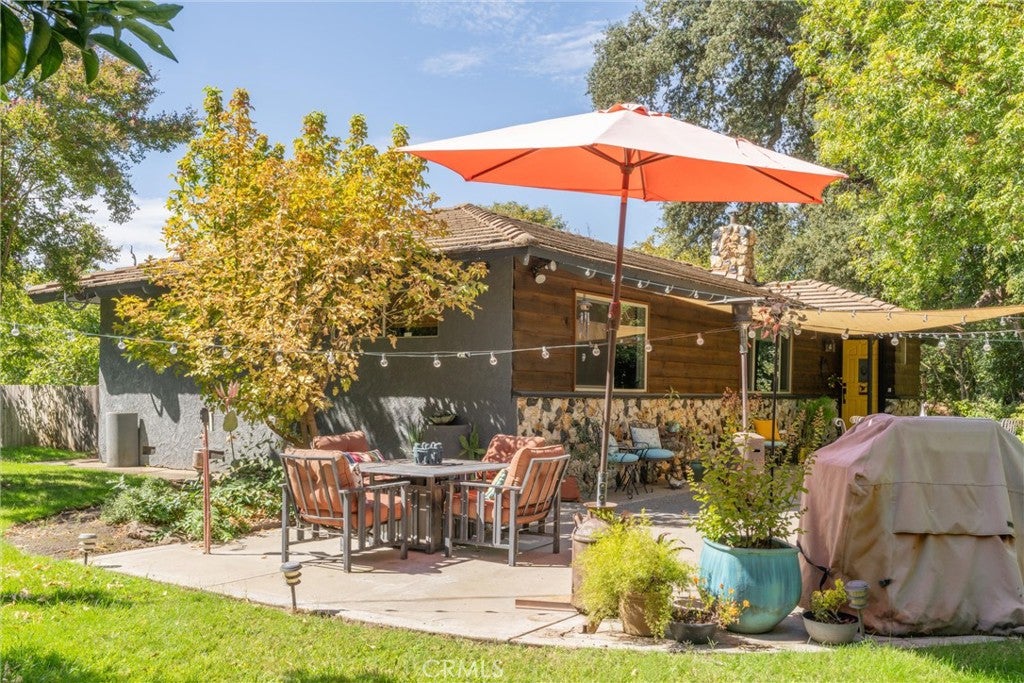 2164 Oak Way