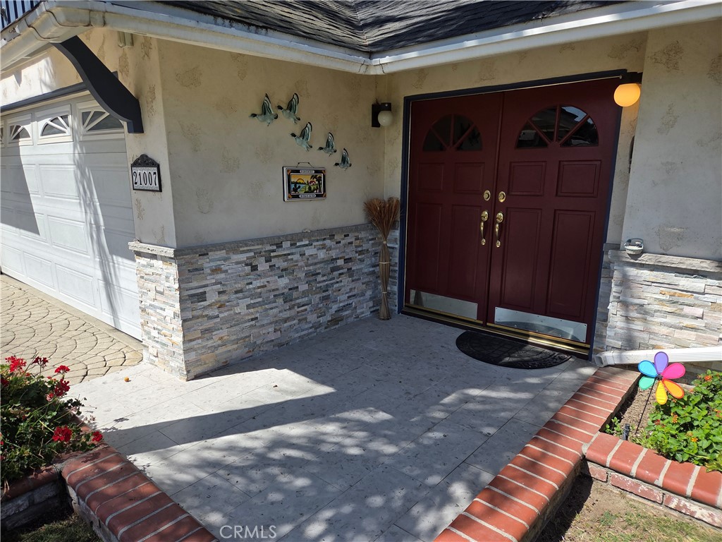 21007 Pontine Avenue