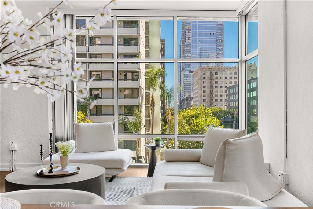 645 W 9th Street 303
