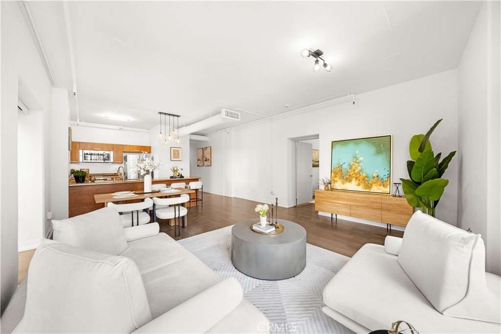 645 W 9th Street 303