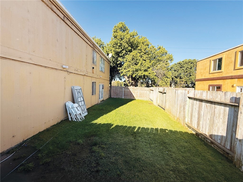 1804 S Thornburg