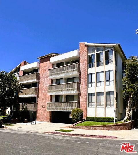 Photo of 11805 Mayfield Avenue #306, Los Angeles, CA 90049 (MLS # 26798431)