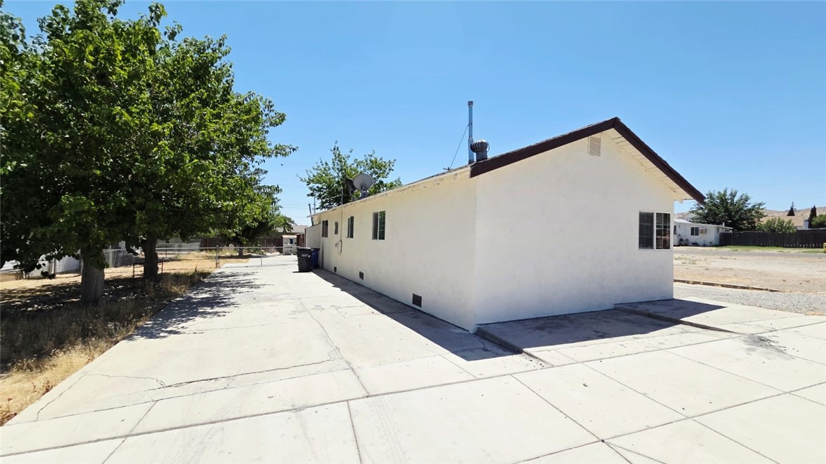 Warning! You might fall in love with this home. See to believe! Welcome to this beautifully updated home, thoughtfully renovated to blend with modern comfort. The sellers have made extensive improvements by adding a bonus room, fresh stucco exterior, brand-new flooring, new baseboards, updated electrical system, new staircases, new windows, and a fresh coat of paint inside and out.
This single-story residence features a total of 4 rooms, including 2 bedrooms and 1 bathroom, with 846 sq. ft. of cozy interior space and a total gross living area of 1,150 sq. ft. The home retains its classic character while offering the convenience and reliability of new construction elements.
Perfect for first-time buyers, small families, or investors looking for a turnkey property with style and substance.