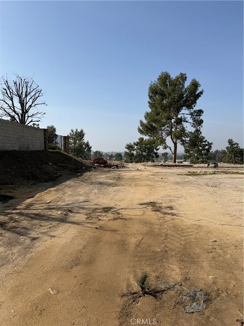 Photo of 5608 Via Venezia, Bakersfield, CA 93306 (MLS # SR26043990)