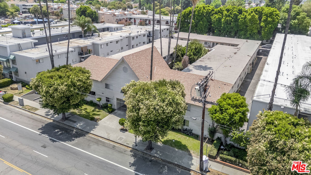 Properties 4 20234 Roscoe Boulevard