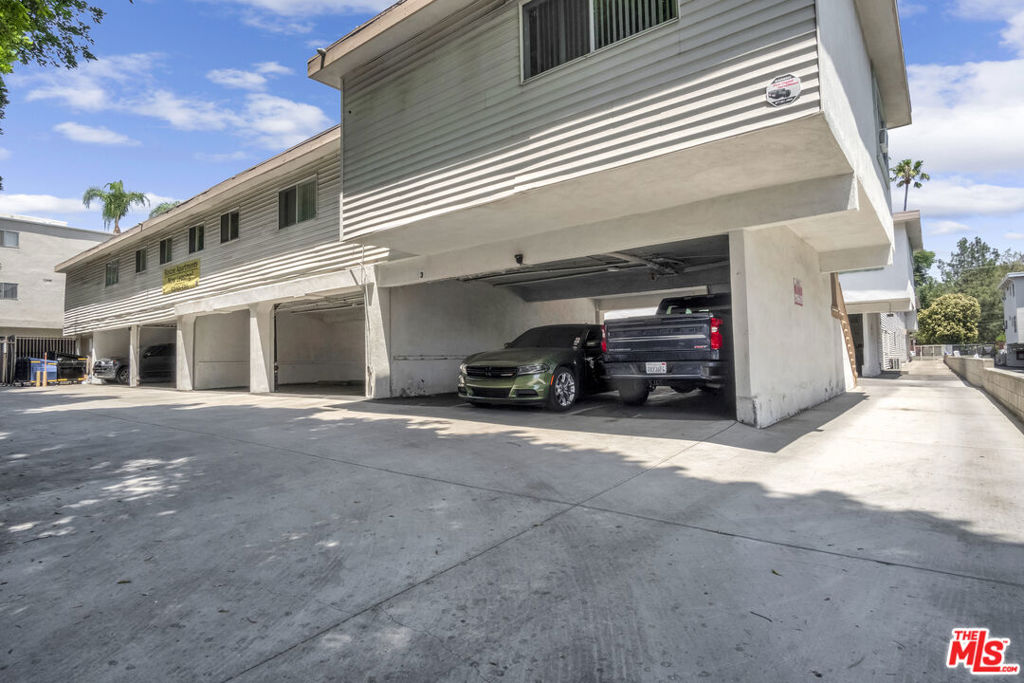 Properties 2 20234 Roscoe Boulevard