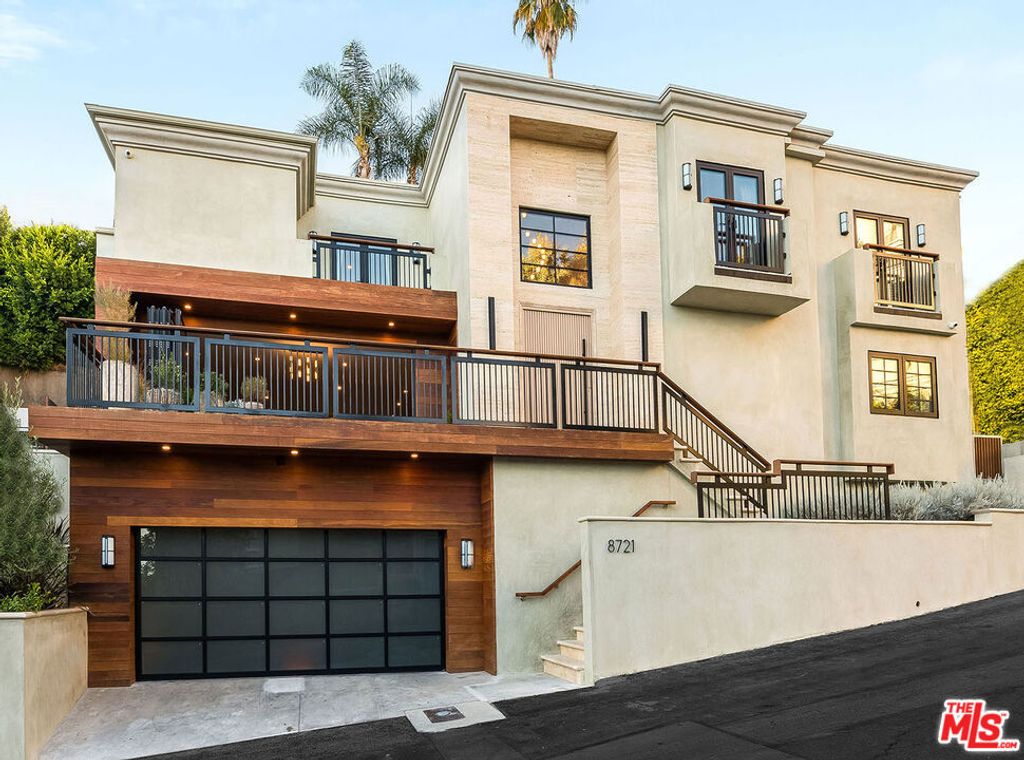 Photo of 8721 Sunset Plaza Terrace, West Hollywood, CA 90069 (MLS # 25591813)